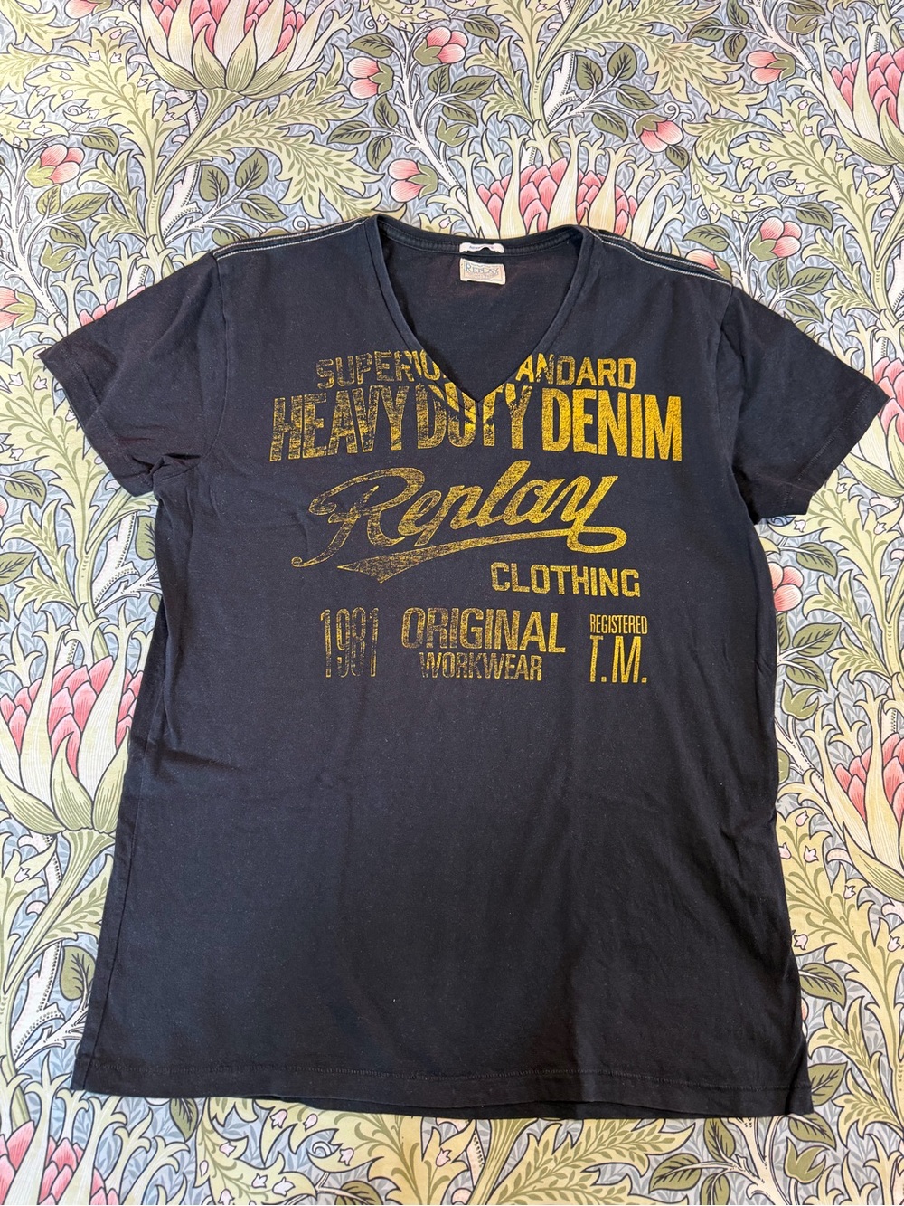 Replay Men’s Heavy Duty Denim Graphic V-Neck Tee - Black & Yellow Size L/G